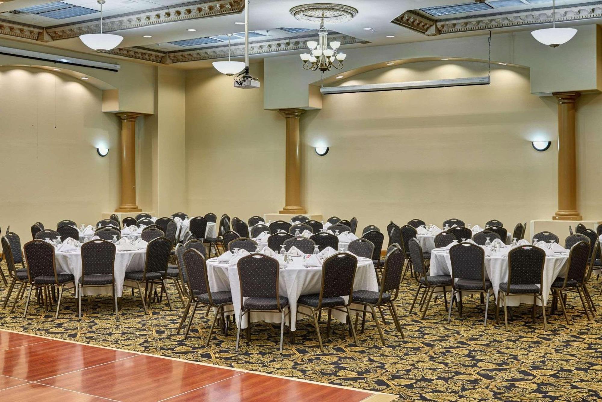 Radisson Hotel El Paso Airport Εξωτερικό φωτογραφία